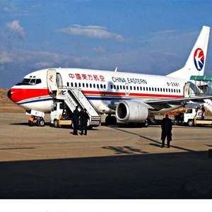 两江空运代理航空快运业稳步发展的原因是什么？